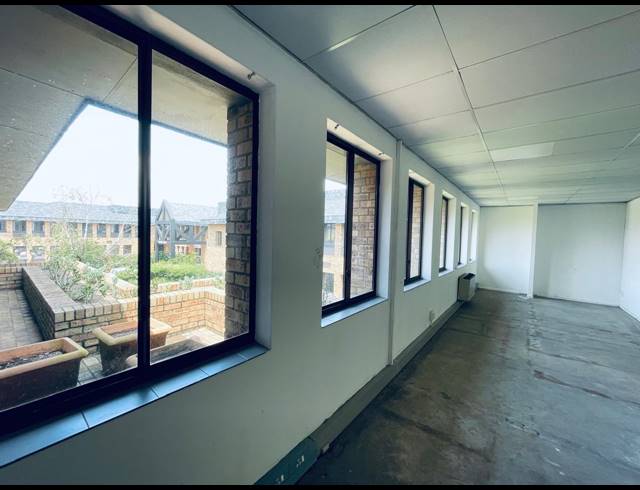 197M² OFFICE TO LET IN VORNA VALLEY